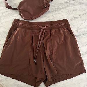 🍋Lululemon Set Dance Studio Shorts Size 10 w/ matching Everywhere Belt Bag!🍋